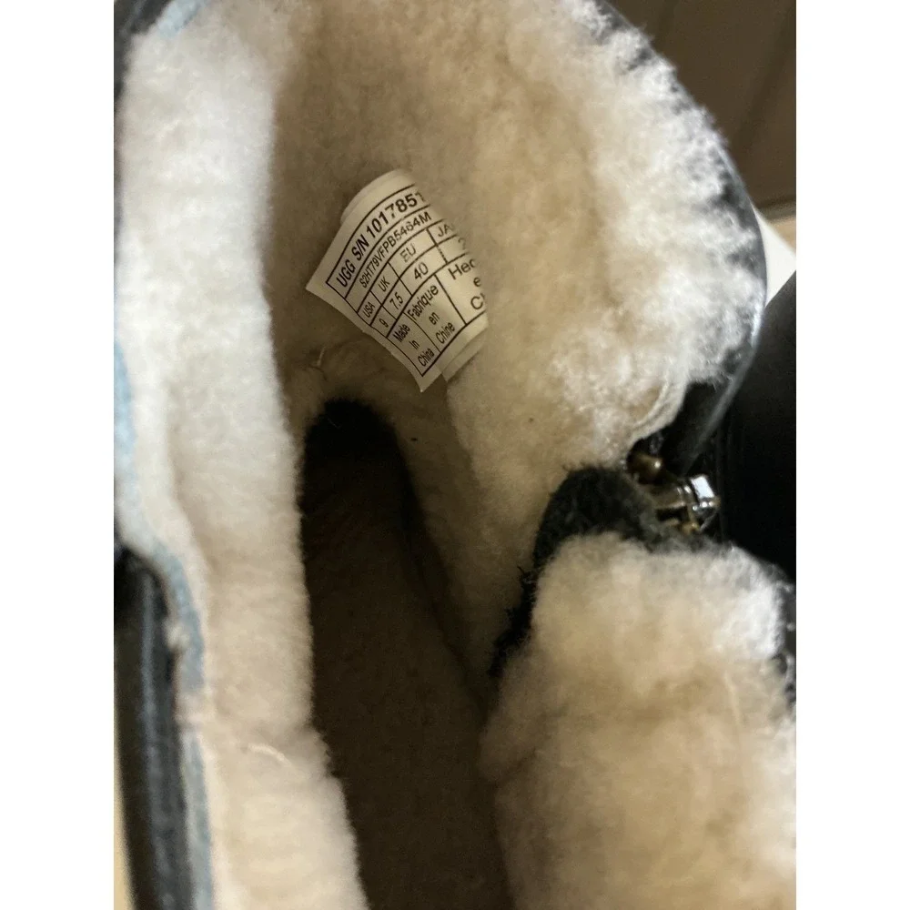 UGG Black Leather Shearling Lined Ankle Boots Side Zip 1017851 Womens Size 9